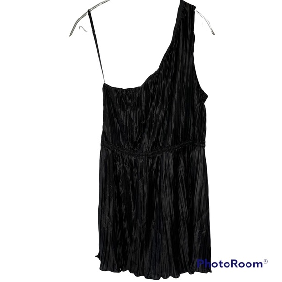Vintage Torrid Black Crinkle One Shoulder Top Size 2 - Picture 1 of 12